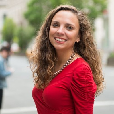 Isabella Sa Freire headshot